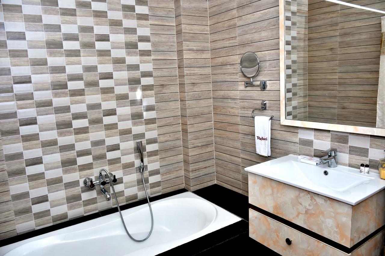 Kishanganj Hotel Daftari Palace מראה חיצוני תמונה