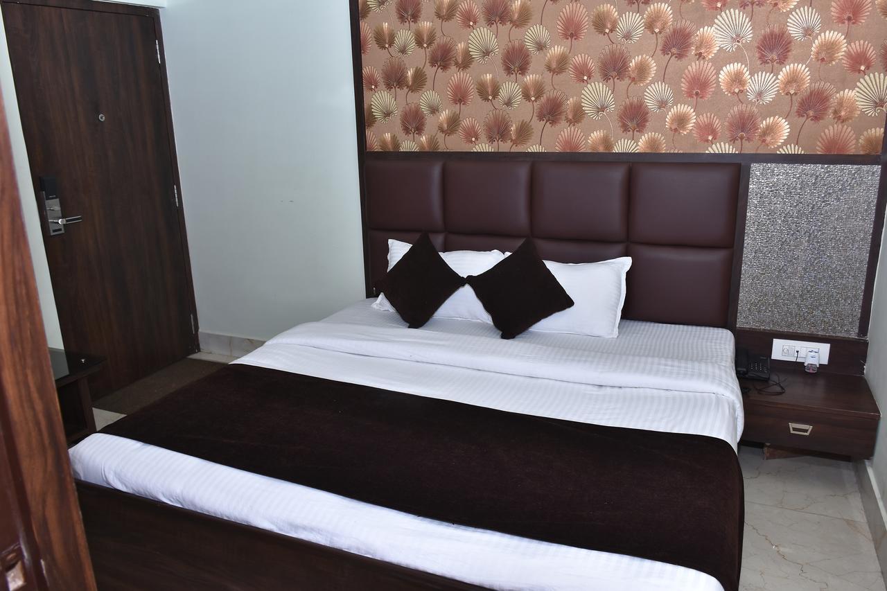 Kishanganj Hotel Daftari Palace מראה חיצוני תמונה