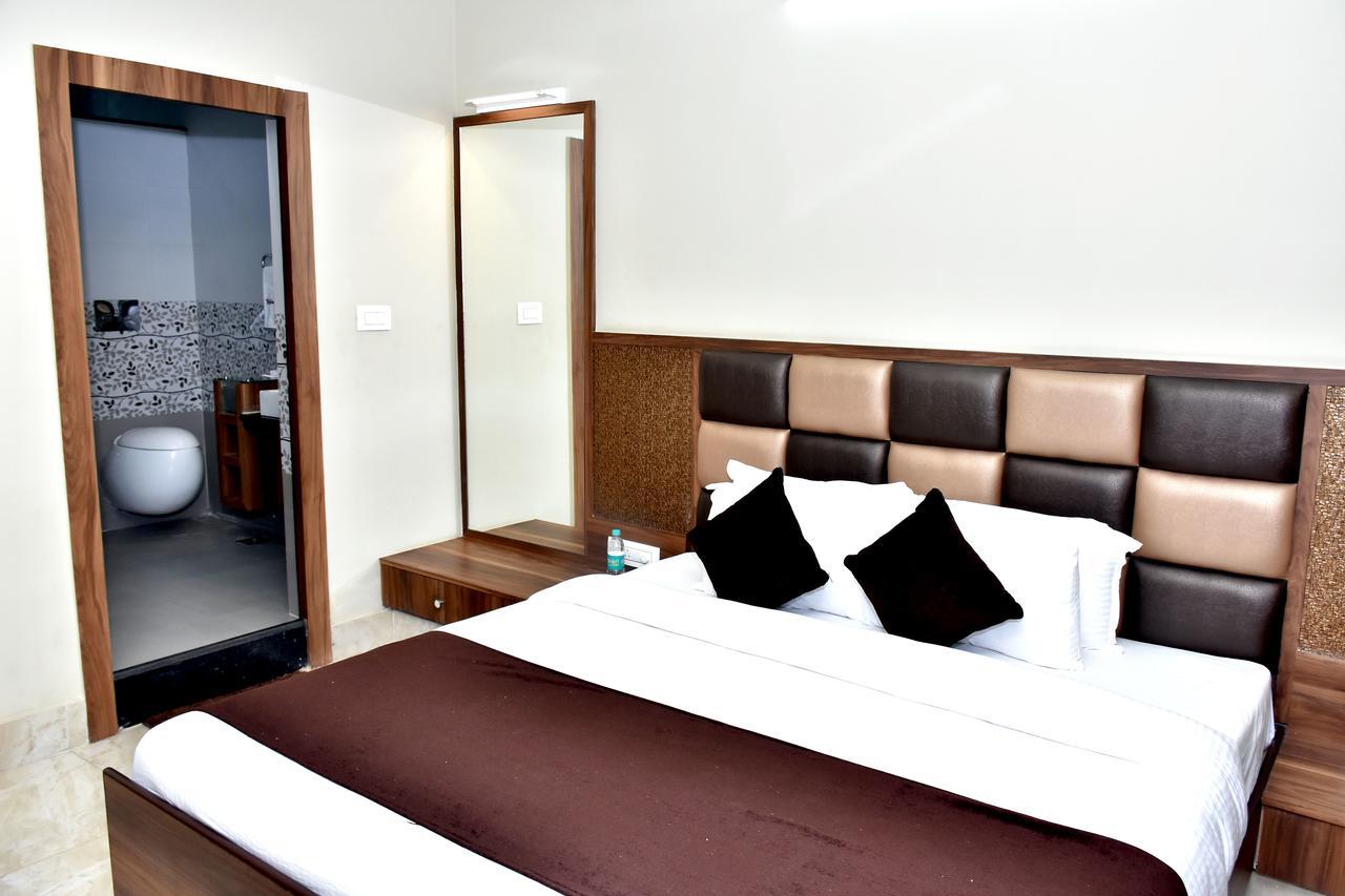 Kishanganj Hotel Daftari Palace מראה חיצוני תמונה